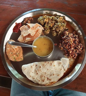 Daily to-go breakfast (INR 200 per person)