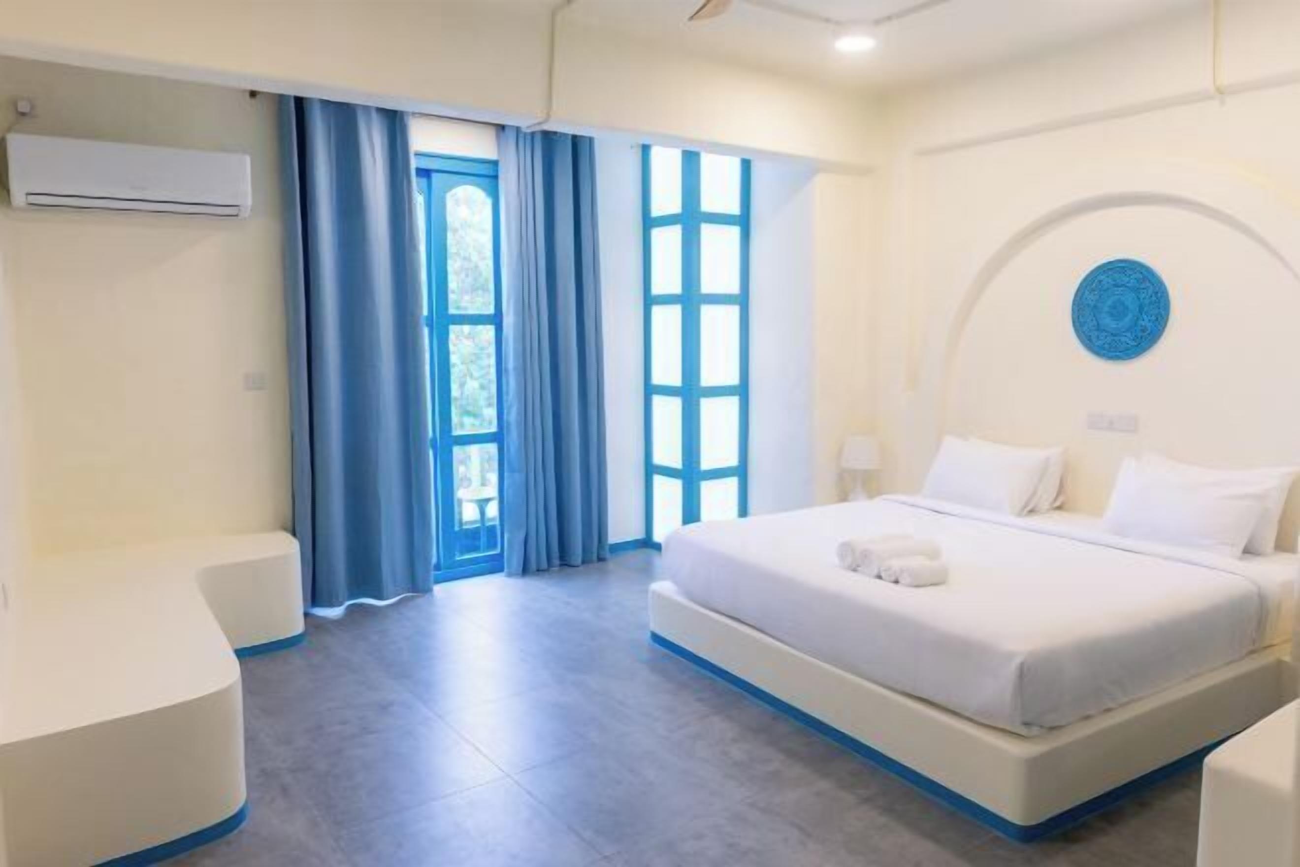 Ropa de cama de alta calidad, colchones viscoelásticos, minibar