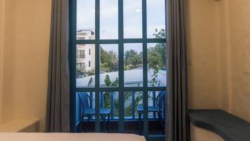 Ropa de cama de alta calidad, colchones con efecto memoria y minibar