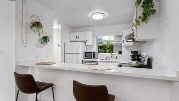 Kondominium, 2 kamar tidur | Dapur pribadi | Lemari es, oven, mesin pembuat kopi/teh, dan pemanggang roti