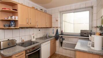 Mikrobølgeovn, ovn, kogeplade, opvaskemaskine