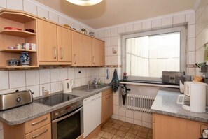 ميكروويف، فرن، موقد طهي مسطح، غسالة أطباق