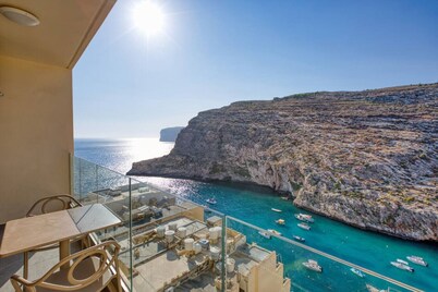 Stylish Apartment - Breathtaking Views in Xlendi