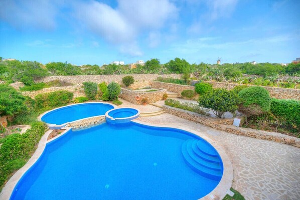 Apartment | 3 bedrooms - Spacious Apartment With Pool in Misrah Simar Qala (Qala)