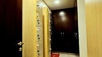 Dormitorio compartido Confort, balcón, vista al canal | Wifi gratis