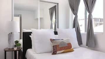 3 bedrooms, iron/ironing board, WiFi, bed sheets