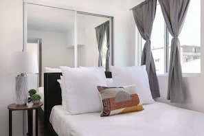 3 chambres, fer et planche à repasser, Wi-Fi, draps fournis