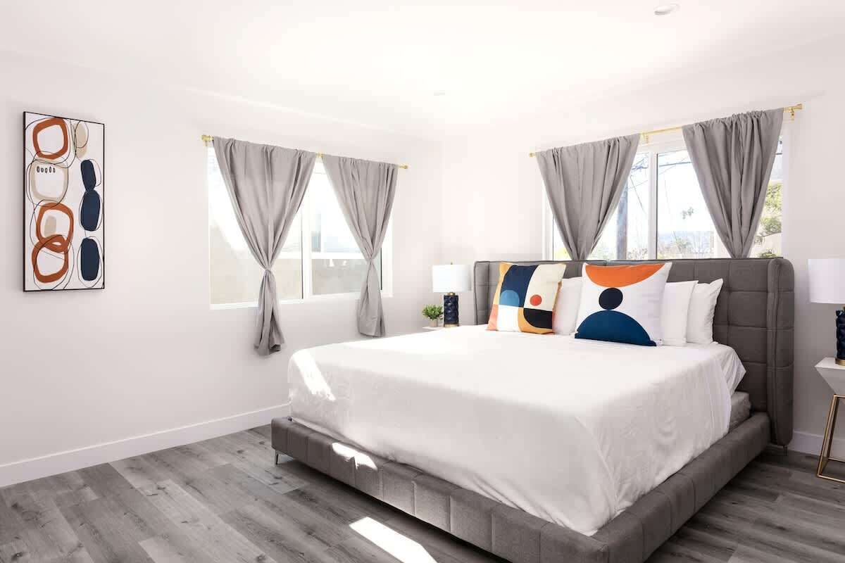 3 chambres, fer et planche à repasser, Wi-Fi, draps fournis