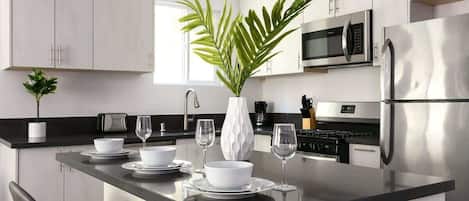 Fridge, microwave, oven, stovetop