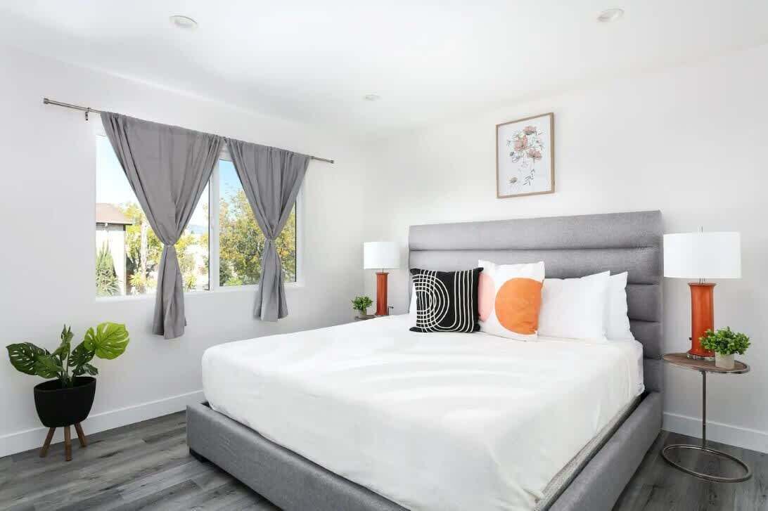 3 makuuhuonetta, silitysrauta/-lauta, Wi-Fi, vuodevaatteet