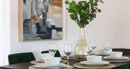 Luxury 3BR Condo Near Americana & Galleria