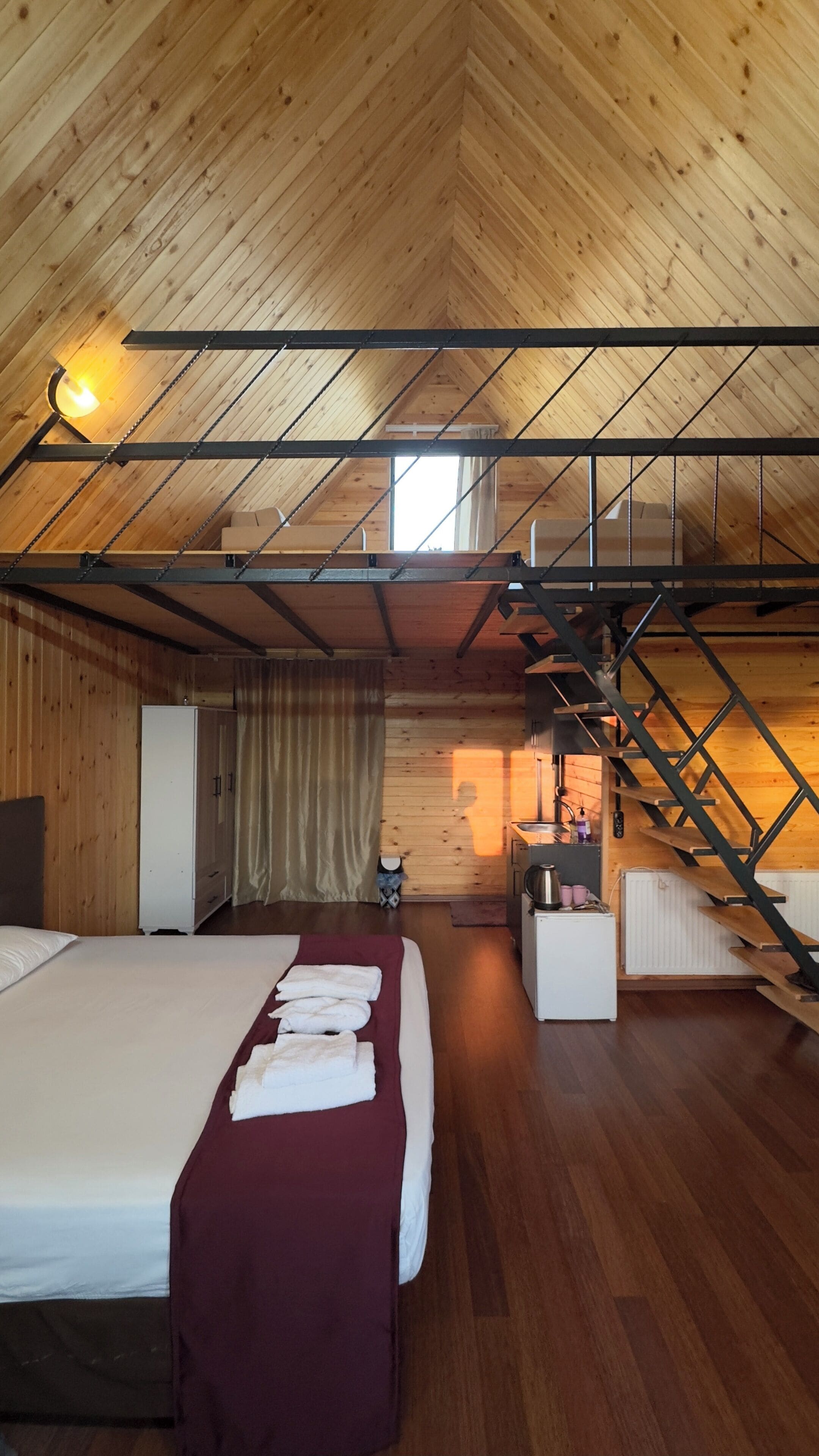 Bungalou, vistes a la muntanya | Espai de treball apte per a portàtils 