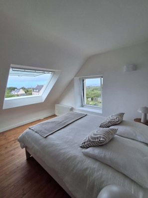 4 bedrooms, WiFi, bed sheets - Large house with sea view (Lampaul-Plouarzel)