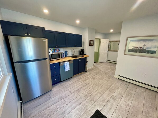 Microones, forn, placa de cuina i rentaplats 