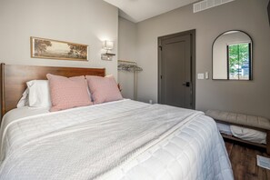 1 dormitorio, tabla de planchar con plancha, wifi gratis y ropa de cama