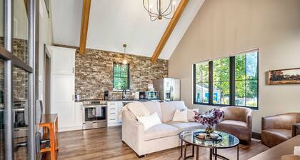 Stay in luxury at our brand-new downtown Bowling Green retreat. This high-end custom build features designer furnishings, soaring ceilings, and a private backyard oasis complete with a custom putting green and outdoor lounge space.