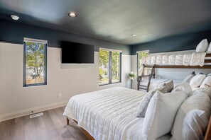 3 soverom, strykejern/-brett, wi-fi (inkludert) og sengetøy