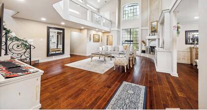 Spacious Home w/ Pool, Hottub & Guest House