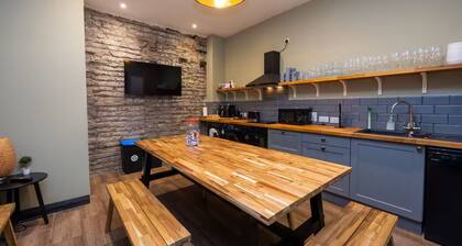 The Hearth · Stay Together in Central Dublin, steps from Temple Bar
