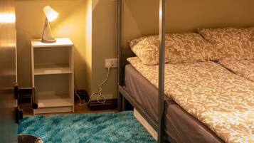 4 bedrooms, WiFi, bed sheets