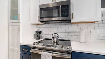 Micro-ondes, four, plaque de cuisson, lave-vaisselle