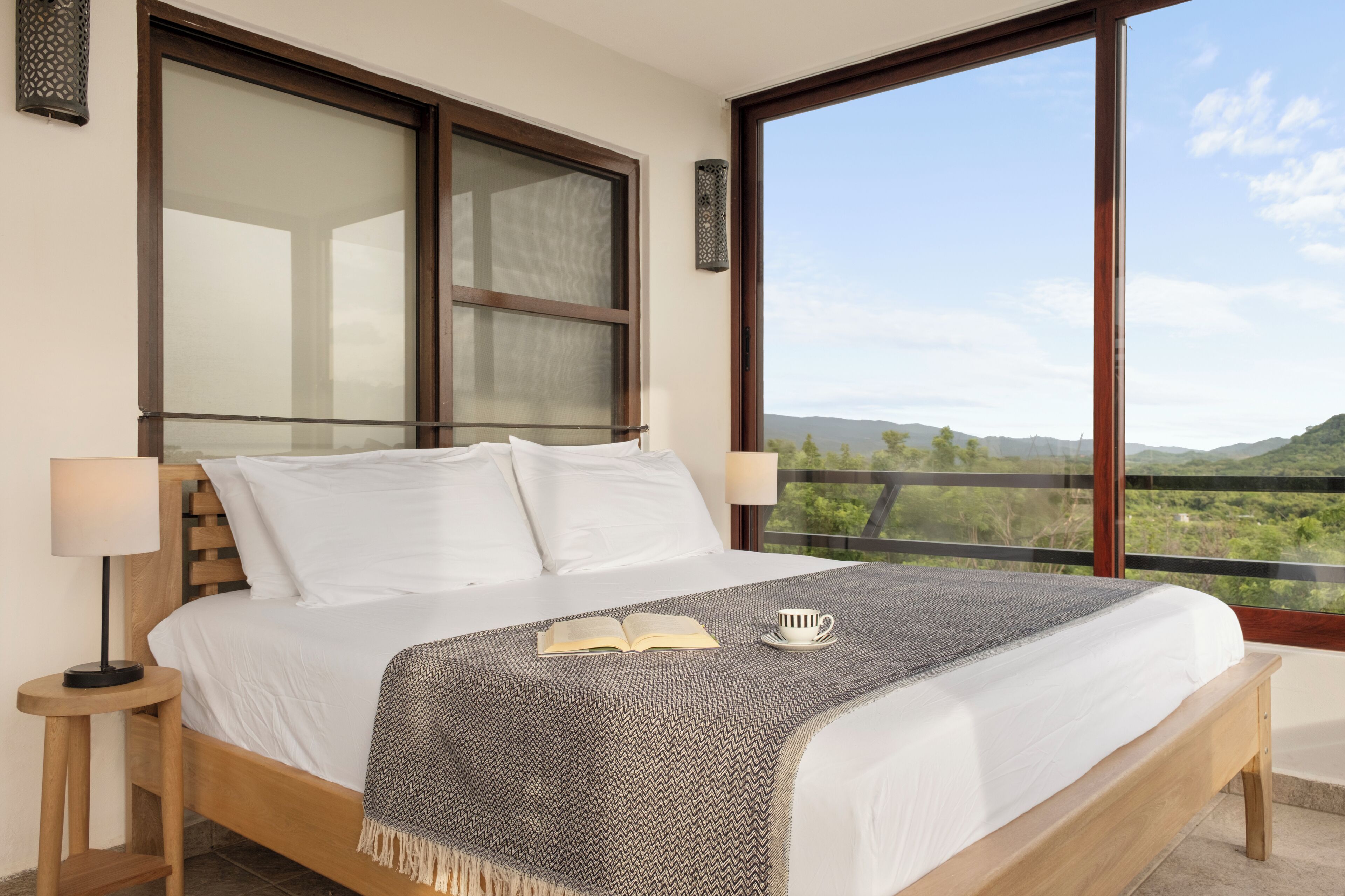 3 عدّة غرف نوم وواي فاي وملاءات أسرّة