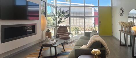 TV connectée, cheminée