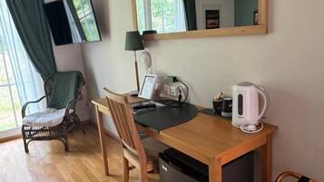 Standard Double Room, Patio, Golf View | Interior