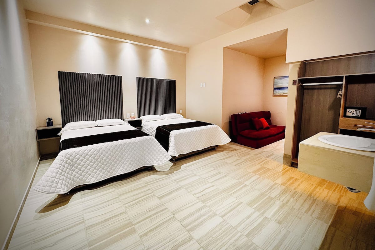 Comfort Double Room | In-room safe, iron/ironing board, free WiFi