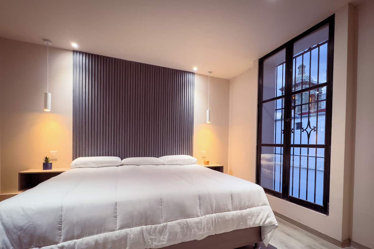 Comfort Suite | In-room safe, iron/ironing board, free WiFi