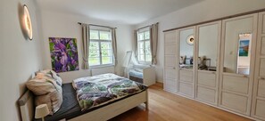 7 makuuhuonetta, työpöytä, silitysrauta/-lauta, Wi-Fi