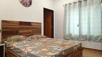 Luxury Villa | Rollaway beds, free WiFi, bed sheets