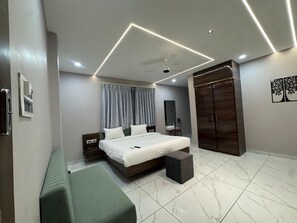 Habitación de lujo doble | Escritorio, espacio para trabajar con un portátil, wifi gratis