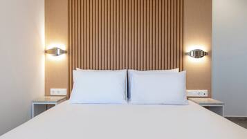 In-room safe, desk, soundproofing, free WiFi