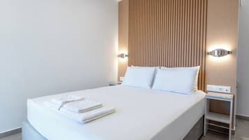 Deluxe Double Room, Balcony, Courtyard View