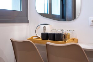 客房內保險箱、書桌、隔音、免費無線上網