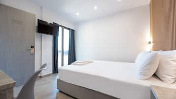 In-room safe, desk, soundproofing, free WiFi