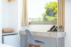 Superior Single Room, Balcony, Ocean View | In-room safe, desk, soundproofing, free WiFi