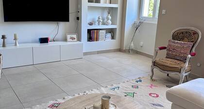 Les Nuits Insouciantes - Pleasant town house - Garage Sunny terrace