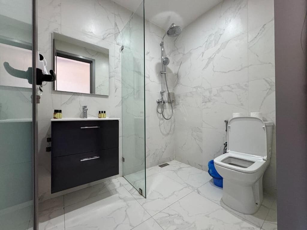 Deluxe Double Room, Balcony | Bathroom