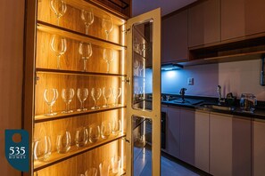 Fridge, microwave, oven, coffee/tea maker