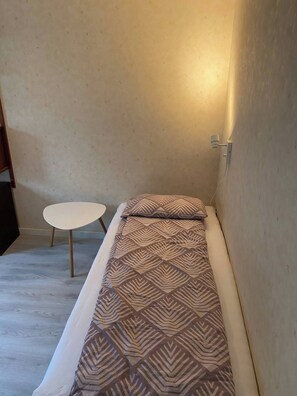 House, Multiple Bedrooms, Balcony, Mountain View | 11 bedrooms - Mountain Retreat in Brattvåg - Unwind in Nature (Ålesund)