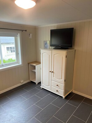 House, Multiple Bedrooms, Balcony, Mountain View | Interior - Mountain Retreat in Brattvåg - Unwind in Nature (Ålesund)