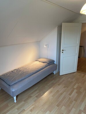 House, Multiple Bedrooms, Balcony, Mountain View | 11 bedrooms - Mountain Retreat in Brattvåg - Unwind in Nature (Ålesund)