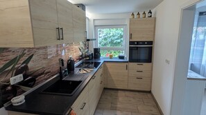 Kühlschrank, Ofen, Herdplatte, Geschirrspüler