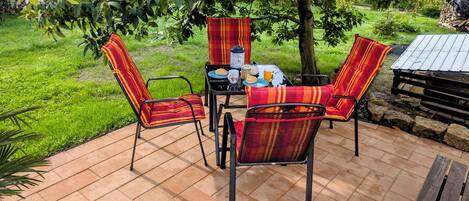 تناول الطعام بالخارج