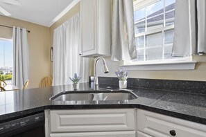 ميكروويف، فرن، موقد طهي مسطح، غسالة أطباق