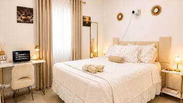 2 bedrooms, in-room safe, desk, iron/ironing board