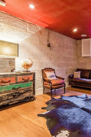 House, 3 Bedrooms, Balcony, City View | Living room - Luxury Colonial Terrace House in the Rocks (Sydney)