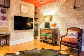 House, 3 Bedrooms, Balcony, City View | Living room - Luxury Colonial Terrace House in the Rocks (Sydney)